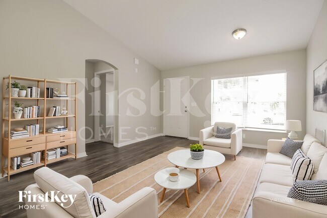 Foto del edificio - 5771 Cinnamon Fern Blvd