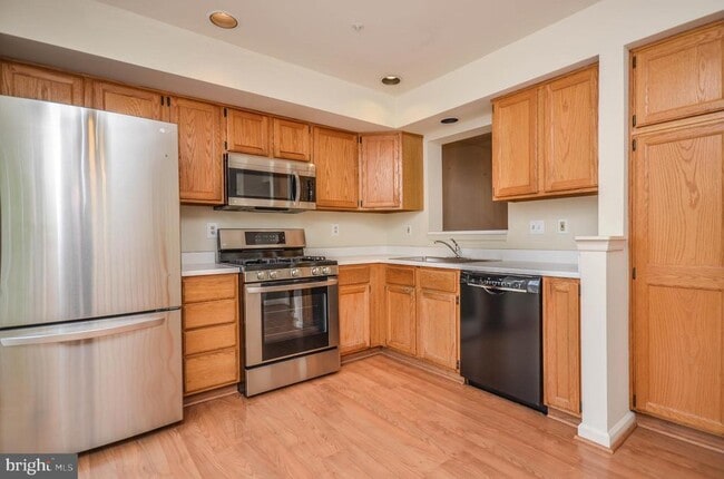 Building Photo - 3003 Gatehouse Ct