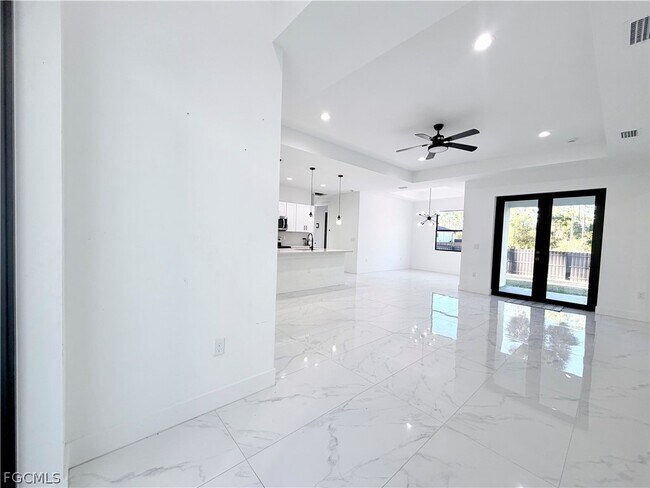 Foto del edificio - 312 Rosanna Ave