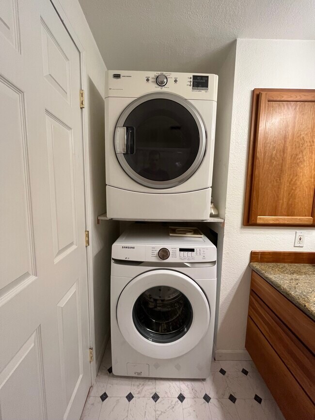 In condo washer / dryer - 12711 NE 120th St