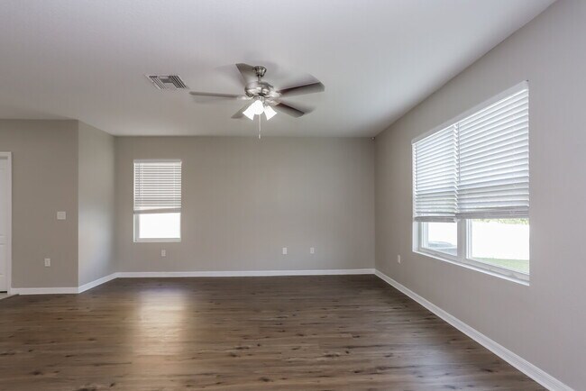 Foto del edificio - 1806 Greenwood Valley Dr