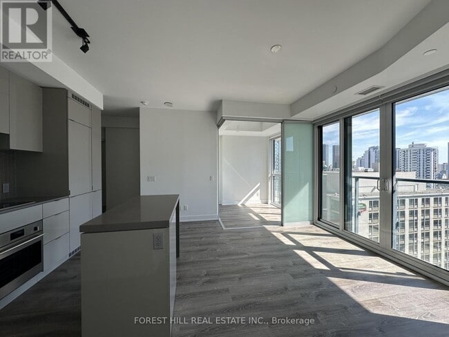 Building Photo - 7 Grenville St