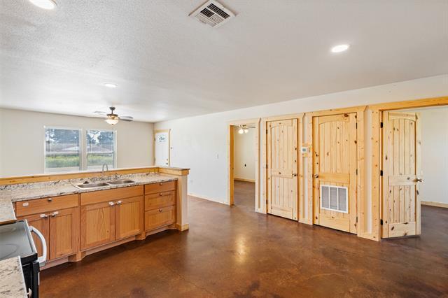 Foto del edificio - 13001 Owen Ln