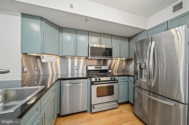 Building Photo - 631 D Street NW