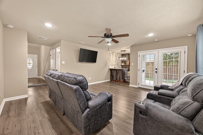 Building Photo - 12110 Essenbruk Dr