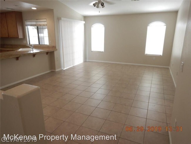 Building Photo - 2 br, 2 bath House - 7250 Diamond Canyon #204