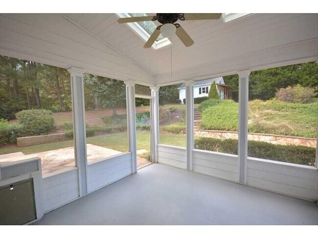 Foto del edificio - 2070 Melrose Trce