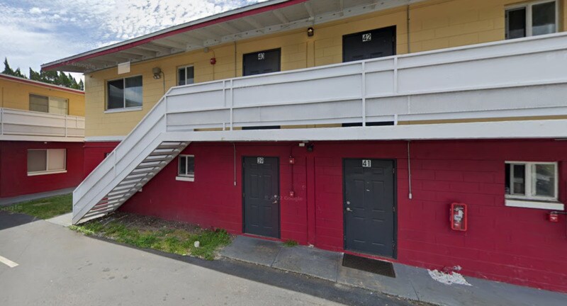 Foto del edificio - 3015 C.R. Smith St