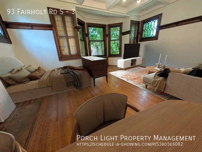 Building Photo - Absolute Show Stopper Victorian Apartment - All Inclusive!
