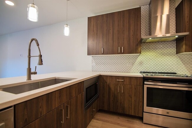 Building Photo - 2213 Poquito St