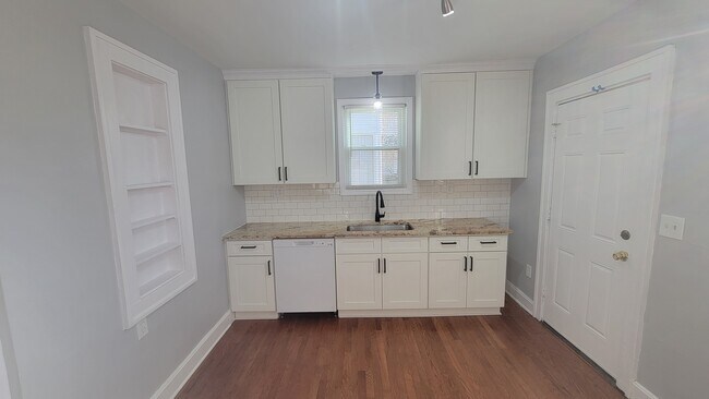 Building Photo - 37-39 N Chase