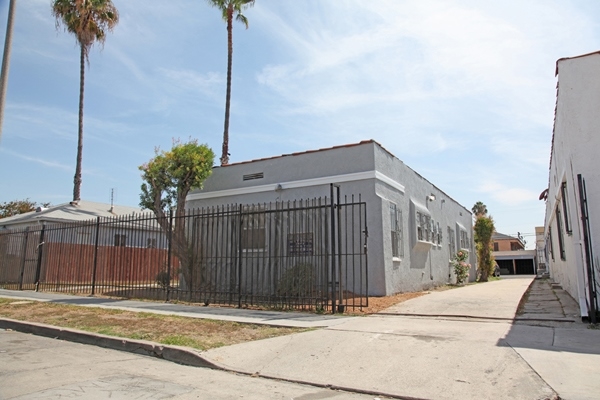 Building Photo - 6518-6522 S Victoria Ave