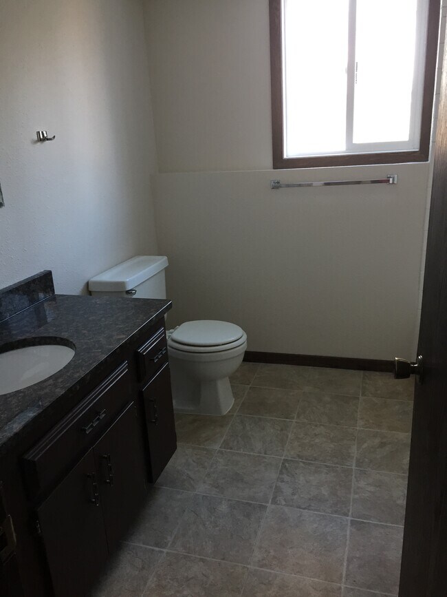 Bathroom - 1930 N 14th St