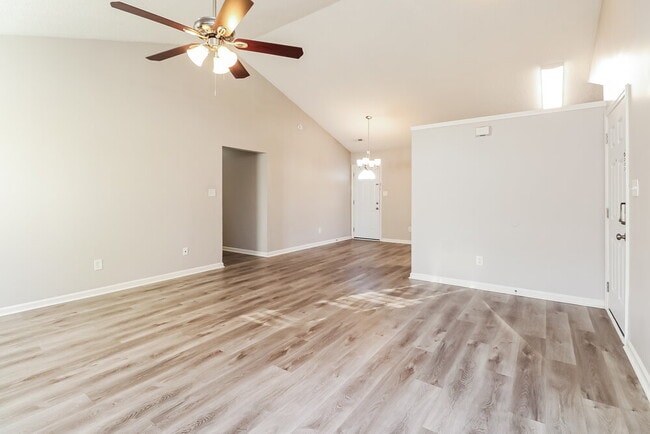 Foto del edificio - 3044 Hawick Commons Dr