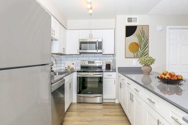 Foto del edificio - Cove on 44th Apartments