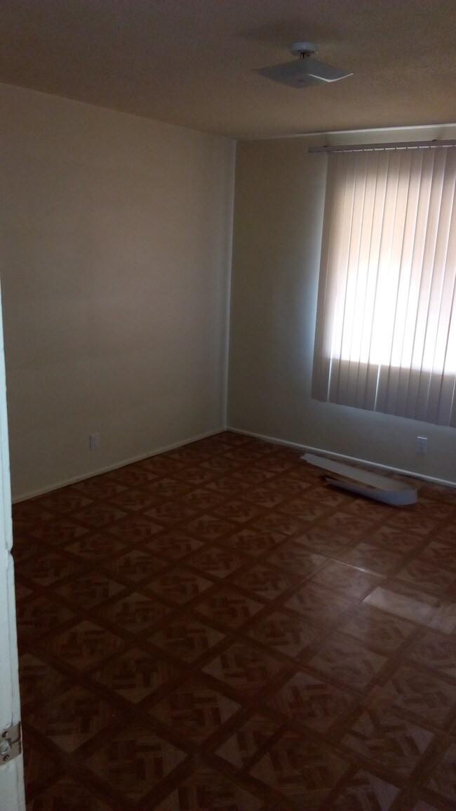 Foto del edificio - 805 N Santa Fe Ave