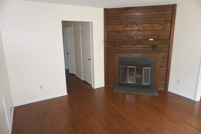 Building Photo - 322 Pine Valley Rd