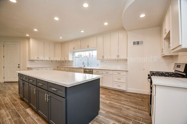 Foto del edificio - 8115 Fondren Lake Dr