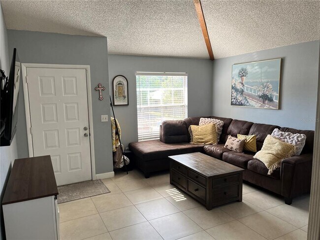 Foto del edificio - 3731 Cheltenham Dr