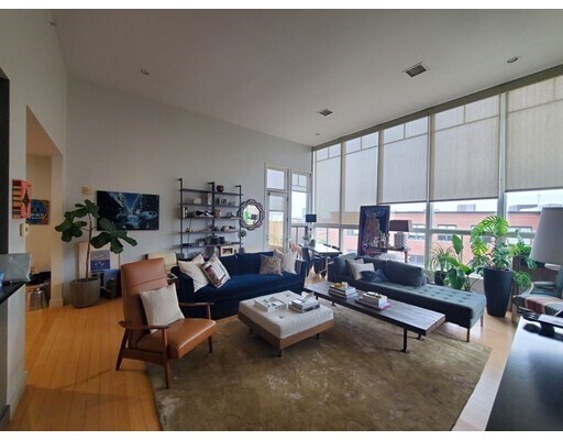 Foto del edificio - 490 Harrison Ave