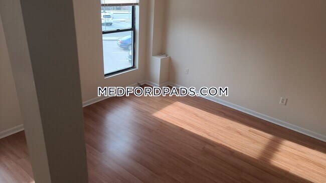 Foto del edificio - 65 Riverside Ave