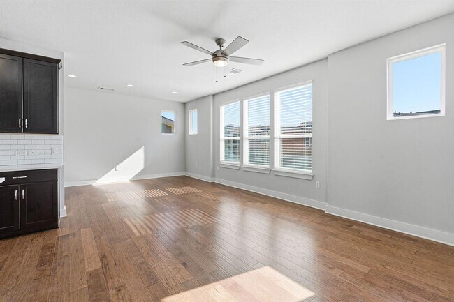 Foto del edificio - 1912 Dinsdale Ln