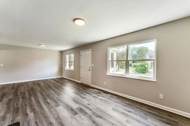 Building Photo - 1362 Clinton St