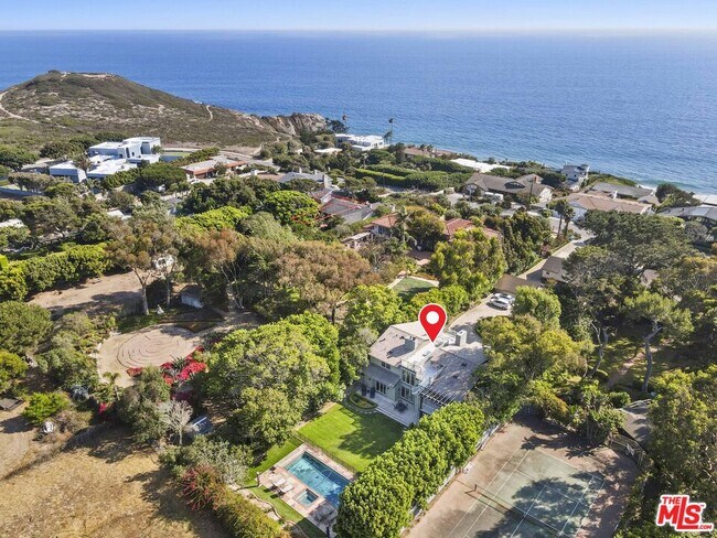 Foto del edificio - 7322 Birdview Ave