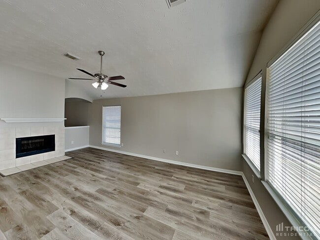 Building Photo - 24022 Holleygate Ct
