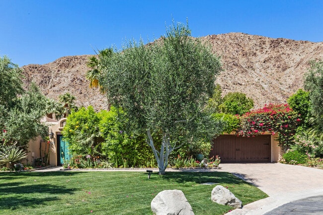 Building Photo - 76900 Avenida Fernando