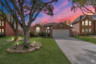 Building Photo - 1303 Raintree Cir