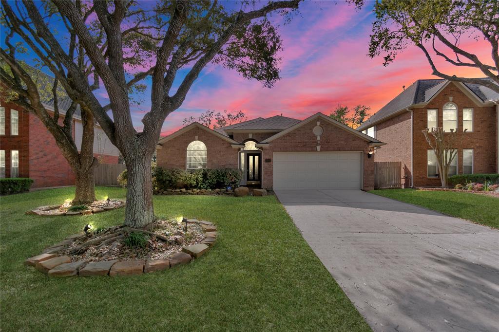 Primary Photo - 1303 Raintree Cir