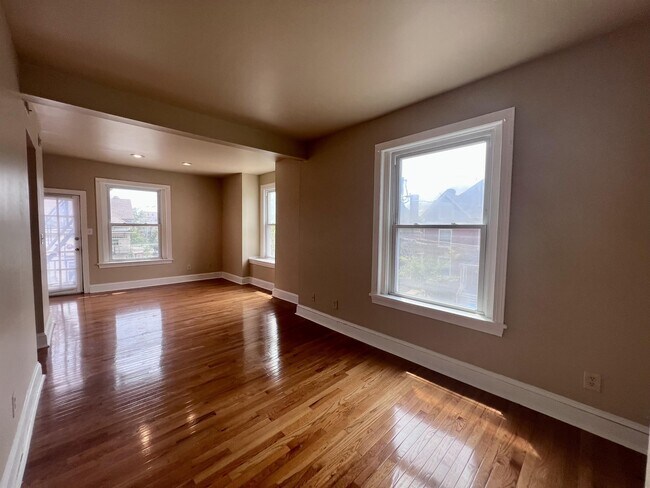 Foto del edificio - 1303 W 13th St