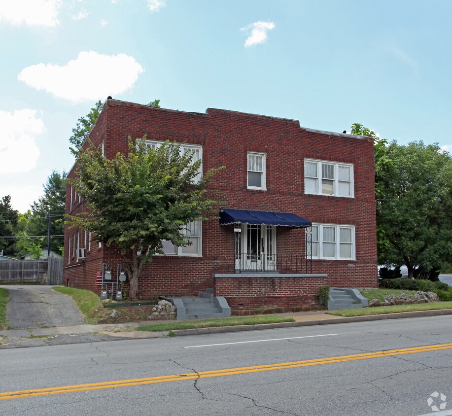 Primary Photo - 1626-1628 S Utica Ave