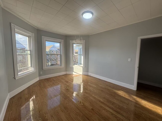 Building Photo - 43 Bradley St.