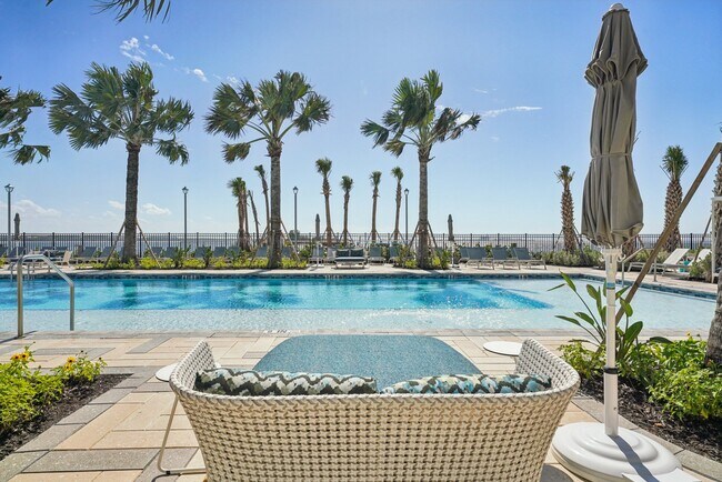 Building Photo - MAA Breakwater