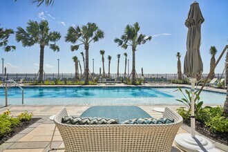 Building Photo - MAA Breakwater