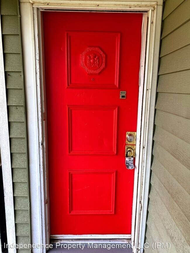Foto del edificio - 4 br, 1.5 bath House - 421 Yankee Rd.
