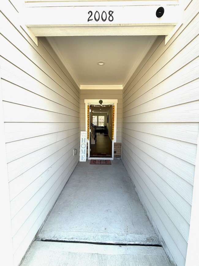 Building Photo - 2008 Chipley Dr