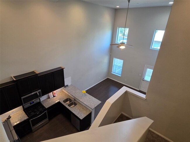 Foto del edificio - 2304 S Lakeline Blvd