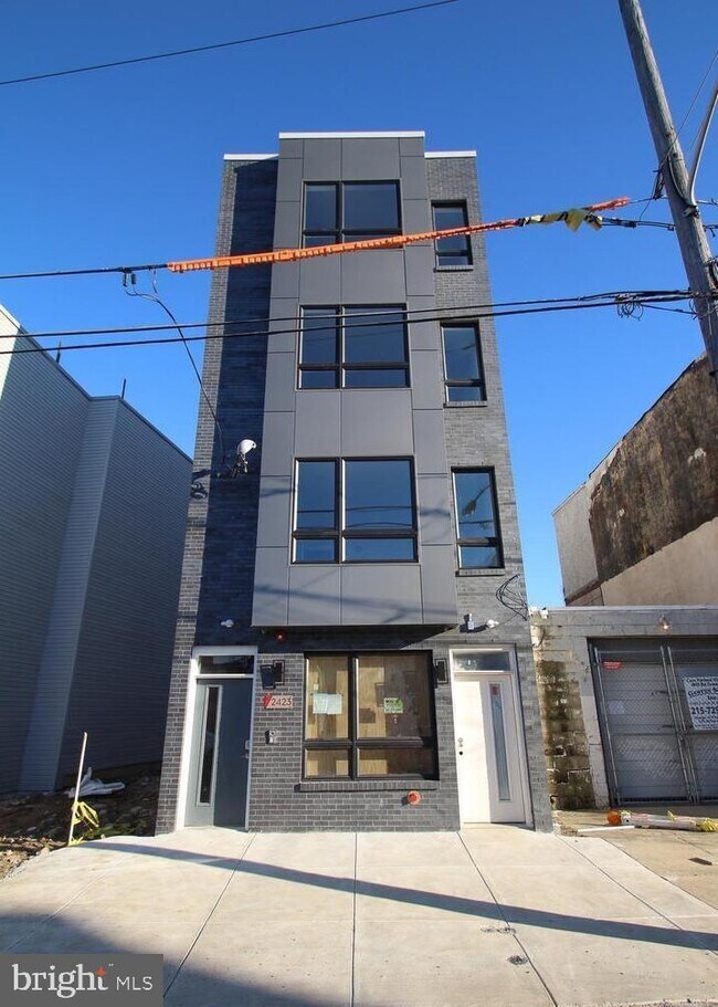 Building Photo - 2423 Frankford Ave