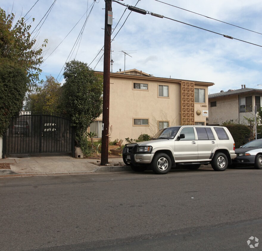 Foto del edificio - 4401 Clayton Ave