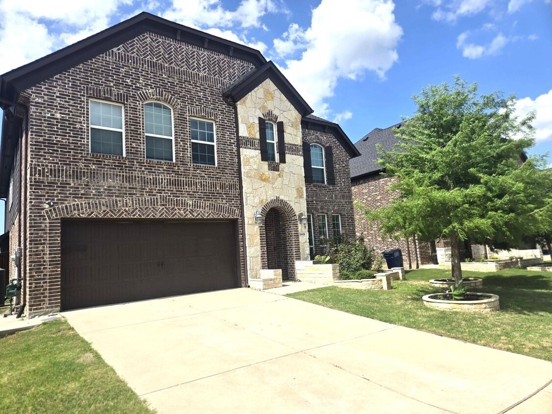 Photo - 2449 Twin Oaks Dr-