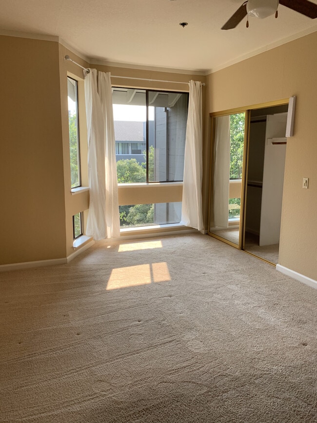 Foto del edificio - 22330 Homestead Rd