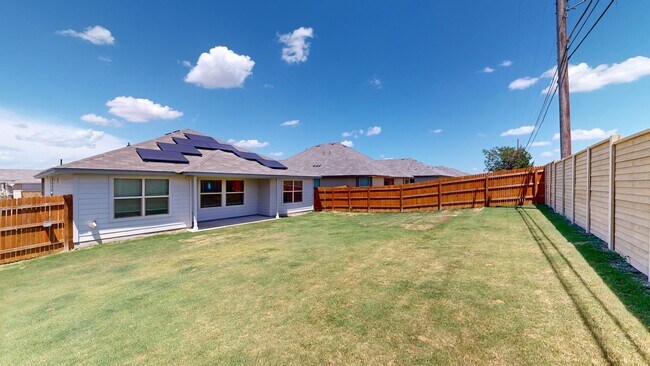 Building Photo - GORGEOUS HOUSE WITH SOLAR PANELS, COMMUNIT...