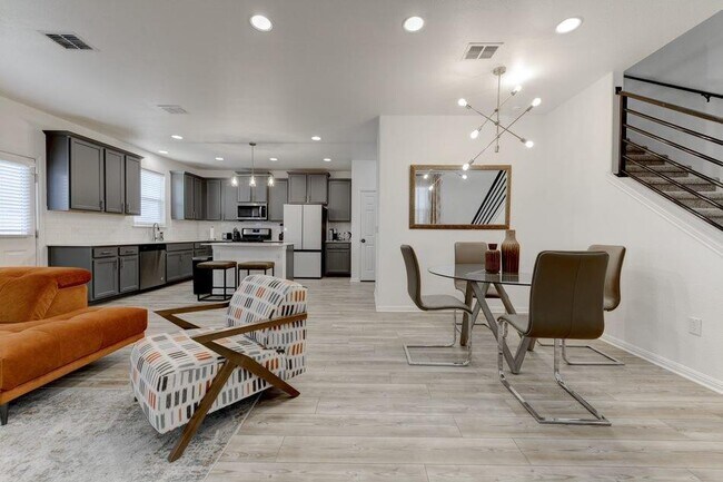 Foto del edificio - 6502 Arden Fls Dr