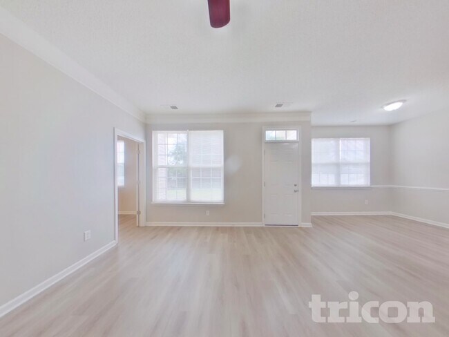 Foto del edificio - 9043 Sanders Creek Ct
