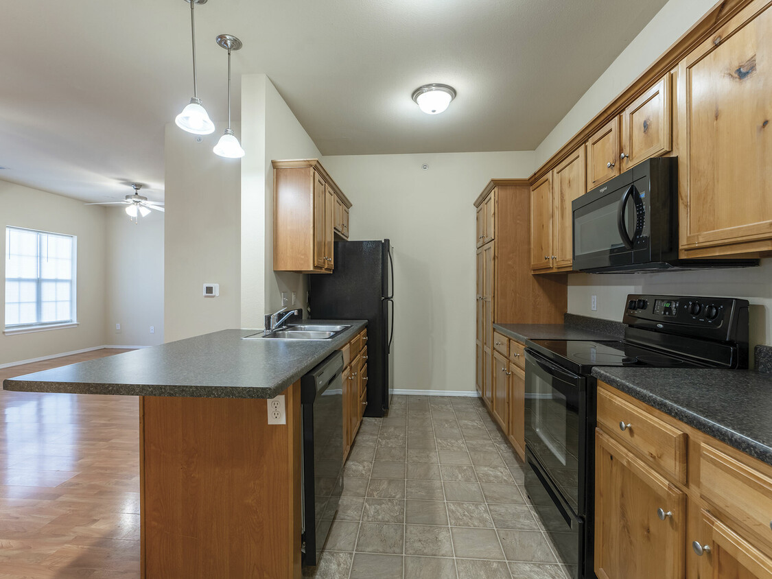 Foto principal - Coryell Courts Apartments