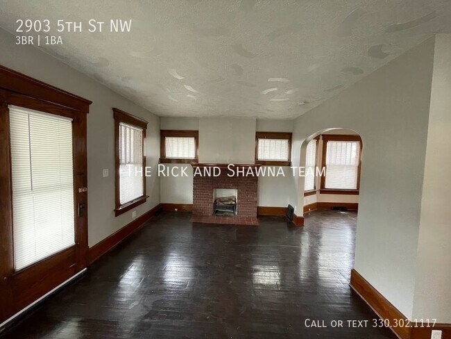 Building Photo - Three bedroom one bathroom home for rent