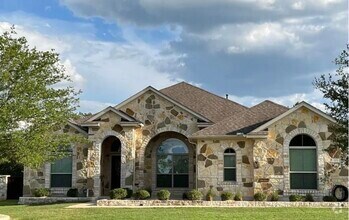 Building Photo - 323 Chisholm Trail